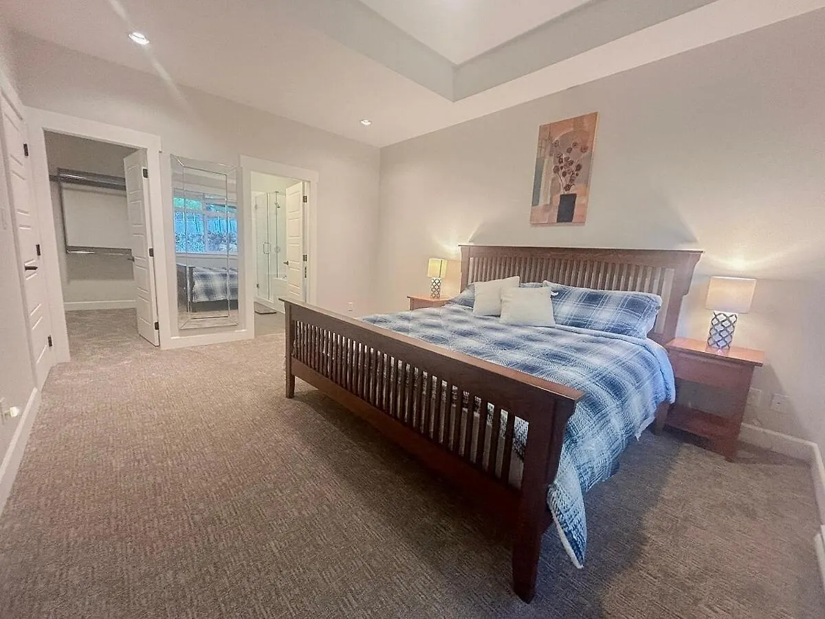 Villa Charming Scape By Bear Mountain Victoria